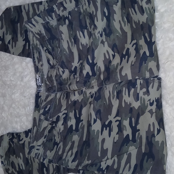 Camo High Rise Skinny - Picture 1 of 5